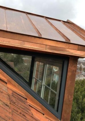 Création d’une lucarne, habillage cuivre 7/10 et couverture joint debout.